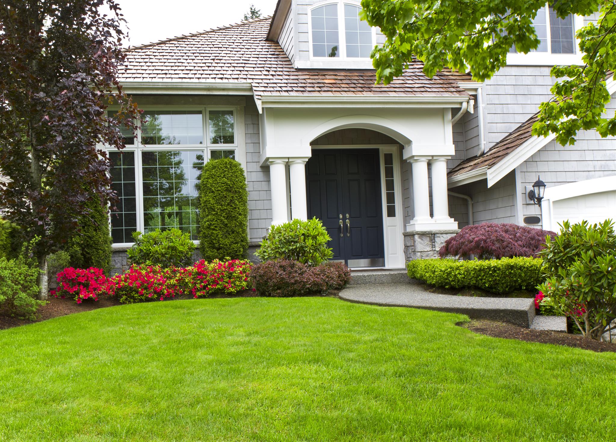 Top 10 Front Yard Eye-Catching Landscaping Ideas For Homes